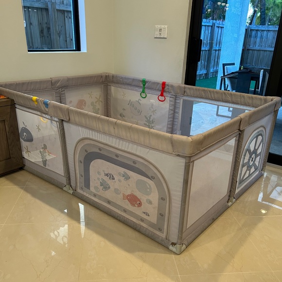 Costway 204cm x 147cm Large Baby Playpen with Pull Rings - Picture 3 of 3